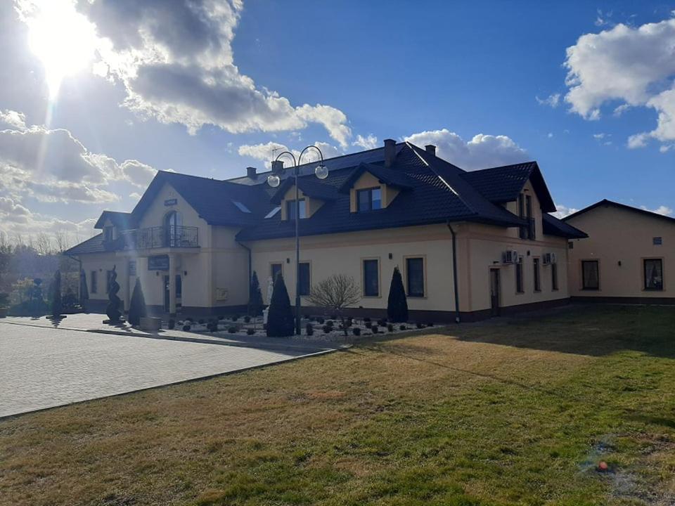 Restauracja Hotel 4U Kanczuga Exterior foto